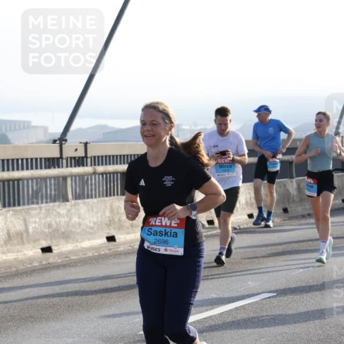 03.10.2026 - Köhlbrandbrückenlauf Strokosch-Dieckow http://msf.ph/oto/10596096 03.10.2026 09:27:44 Position 1 1616, 2626, 2696 meine-sportfotos.de