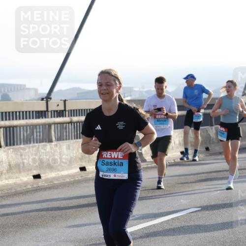 03.10.2026 - Köhlbrandbrückenlauf Strokosch-Dieckow http://msf.ph/oto/10596100 03.10.2026 09:27:44 Position 1 2696 meine-sportfotos.de