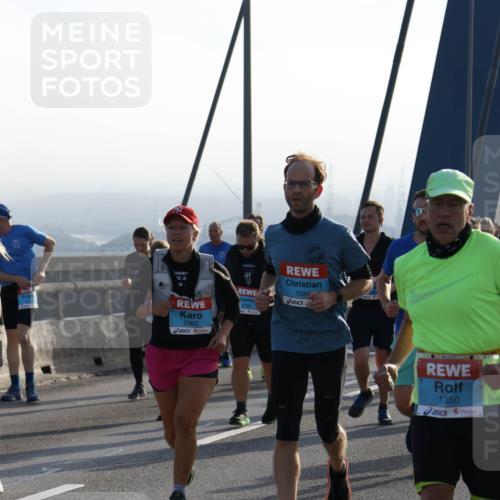 03.10.2026 - Köhlbrandbrückenlauf Strokosch-Dieckow http://msf.ph/oto/10596106 03.10.2026 09:27:45 Position 1 11, 2062, 1068, 2735, 1350 meine-sportfotos.de