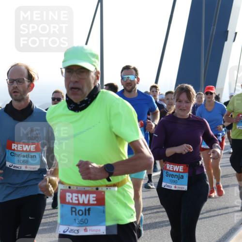 03.10.2026 - Köhlbrandbrückenlauf Strokosch-Dieckow http://msf.ph/oto/10596117 03.10.2026 09:27:47 Position 1 1068, 1350, 1090 meine-sportfotos.de