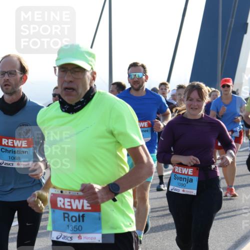 03.10.2026 - Köhlbrandbrückenlauf Strokosch-Dieckow http://msf.ph/oto/10596122 03.10.2026 09:27:47 Position 1 1068, 1350, 1090 meine-sportfotos.de