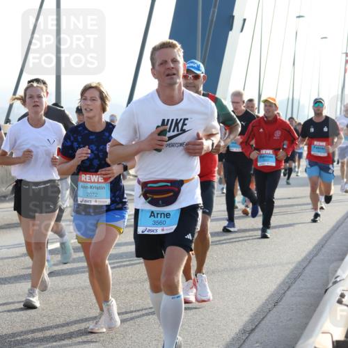03.10.2026 - Köhlbrandbrückenlauf Strokosch-Dieckow http://msf.ph/oto/10596159 03.10.2026 09:27:56 Position 1 2072, 3560 meine-sportfotos.de