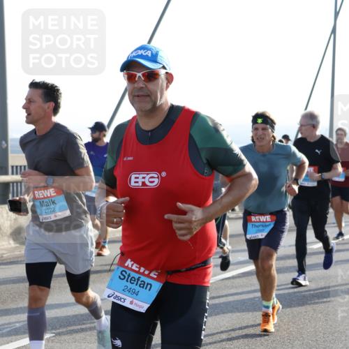 03.10.2026 - Köhlbrandbrückenlauf Strokosch-Dieckow http://msf.ph/oto/10596177 03.10.2026 09:27:59 Position 1 2722, 2494, 2503 meine-sportfotos.de