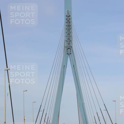 03.10.2026 - Köhlbrandbrückenlauf Strokosch-Dieckow http://msf.ph/oto/10596247 03.10.2026 09:28:24 Position 2  meine-sportfotos.de