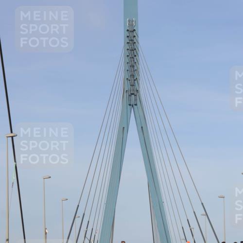 03.10.2026 - Köhlbrandbrückenlauf Strokosch-Dieckow http://msf.ph/oto/10596249 03.10.2026 09:28:24 Position 2  meine-sportfotos.de