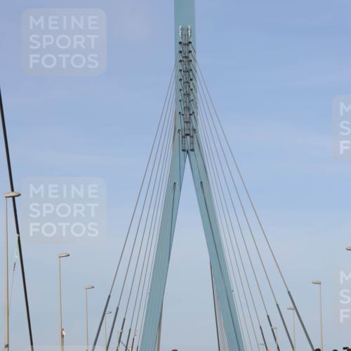 03.10.2026 - Köhlbrandbrückenlauf Strokosch-Dieckow http://msf.ph/oto/10596255 03.10.2026 09:28:24 Position 2  meine-sportfotos.de