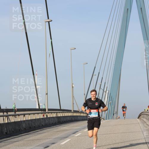 03.10.2026 - Köhlbrandbrückenlauf Strokosch-Dieckow http://msf.ph/oto/10596263 03.10.2026 09:28:29 Position 2  meine-sportfotos.de