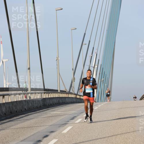 03.10.2026 - Köhlbrandbrückenlauf Strokosch-Dieckow http://msf.ph/oto/10596303 03.10.2026 09:28:41 Position 2  meine-sportfotos.de