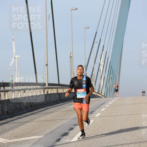 03.10.2026 - Köhlbrandbrückenlauf Strokosch-Dieckow http://msf.ph/oto/10596317 03.10.2026 09:28:43 Position 2 1263 meine-sportfotos.de