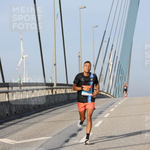 03.10.2026 - Köhlbrandbrückenlauf Strokosch-Dieckow http://msf.ph/oto/10596327 03.10.2026 09:28:43 Position 2  meine-sportfotos.de