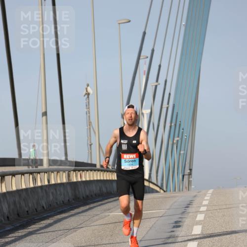 03.10.2026 - Köhlbrandbrückenlauf Strokosch-Dieckow http://msf.ph/oto/10596342 03.10.2026 09:29:00 Position 2 221, 4, 1508 meine-sportfotos.de