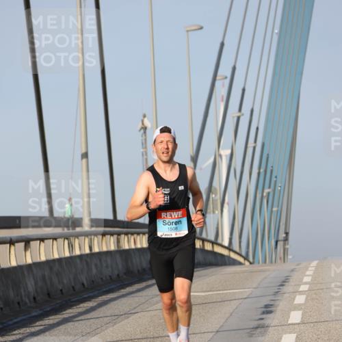 03.10.2026 - Köhlbrandbrückenlauf Strokosch-Dieckow http://msf.ph/oto/10596360 03.10.2026 09:29:01 Position 2 41, 1508 meine-sportfotos.de