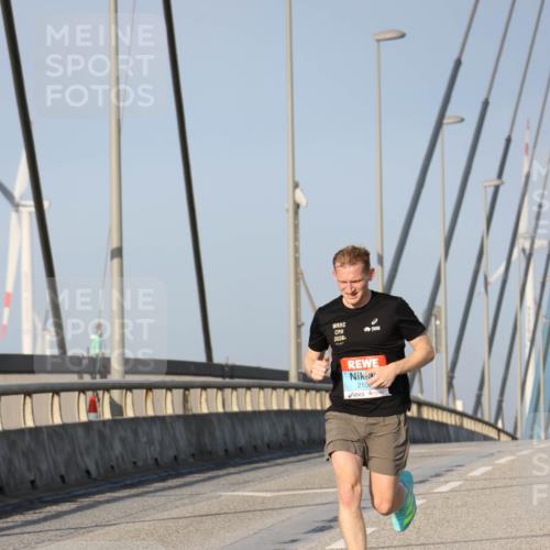 03.10.2026 - Köhlbrandbrückenlauf Strokosch-Dieckow http://msf.ph/oto/10596383 03.10.2026 09:29:09 Position 2 1026, 210 meine-sportfotos.de