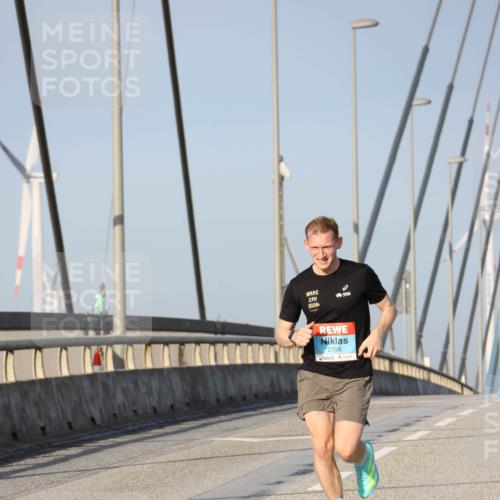 03.10.2026 - Köhlbrandbrückenlauf Strokosch-Dieckow http://msf.ph/oto/10596384 03.10.2026 09:29:09 Position 2 2026, 2106 meine-sportfotos.de