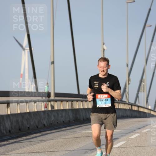 03.10.2026 - Köhlbrandbrückenlauf Strokosch-Dieckow http://msf.ph/oto/10596403 03.10.2026 09:29:10 Position 2 2026, 2106 meine-sportfotos.de