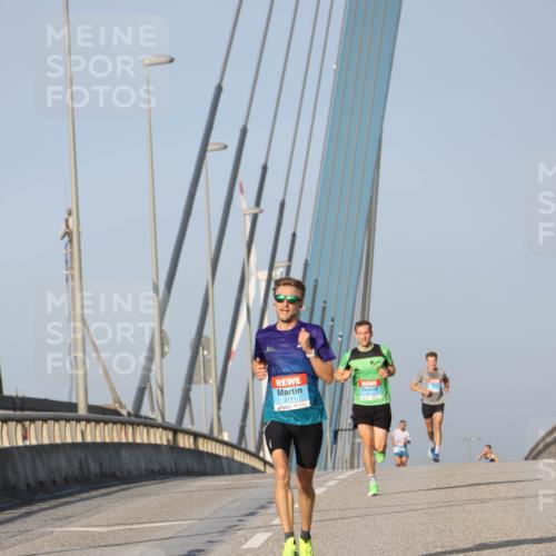 03.10.2026 - Köhlbrandbrückenlauf Strokosch-Dieckow http://msf.ph/oto/10596459 03.10.2026 09:29:50 Position 2 2111 meine-sportfotos.de