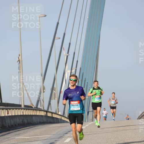 03.10.2026 - Köhlbrandbrückenlauf Strokosch-Dieckow http://msf.ph/oto/10596469 03.10.2026 09:29:50 Position 2 2111 meine-sportfotos.de