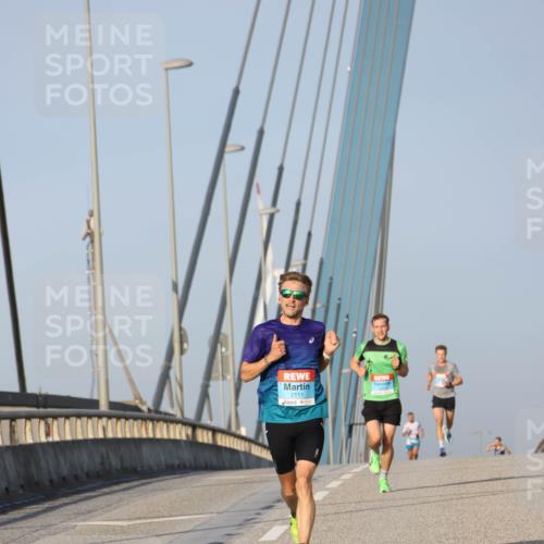 03.10.2026 - Köhlbrandbrückenlauf Strokosch-Dieckow http://msf.ph/oto/10596478 03.10.2026 09:29:50 Position 2 2111 meine-sportfotos.de