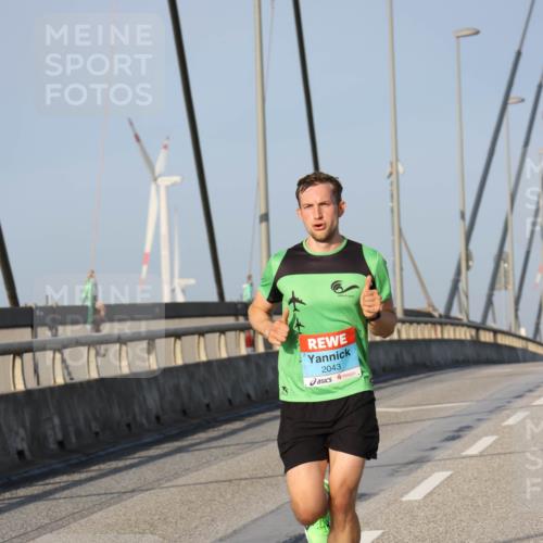03.10.2026 - Köhlbrandbrückenlauf Strokosch-Dieckow http://msf.ph/oto/10596519 03.10.2026 09:29:57 Position 2 2043 meine-sportfotos.de
