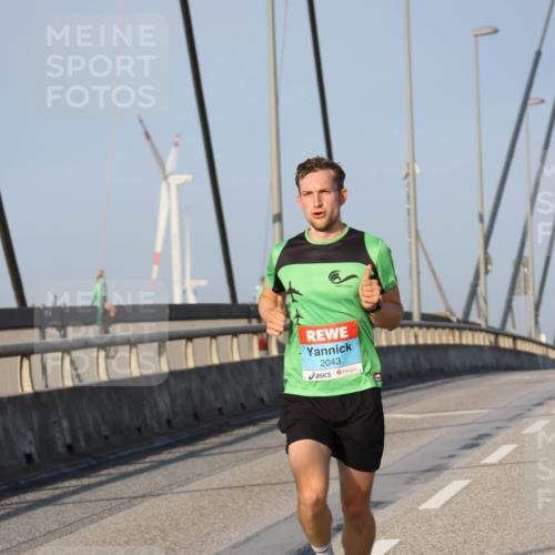 03.10.2026 - Köhlbrandbrückenlauf Strokosch-Dieckow http://msf.ph/oto/10596523 03.10.2026 09:29:58 Position 2 2043 meine-sportfotos.de