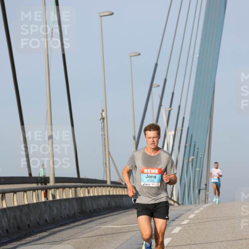 03.10.2026 - Köhlbrandbrückenlauf Strokosch-Dieckow http://msf.ph/oto/10596531 03.10.2026 09:30:04 Position 2 2102 meine-sportfotos.de
