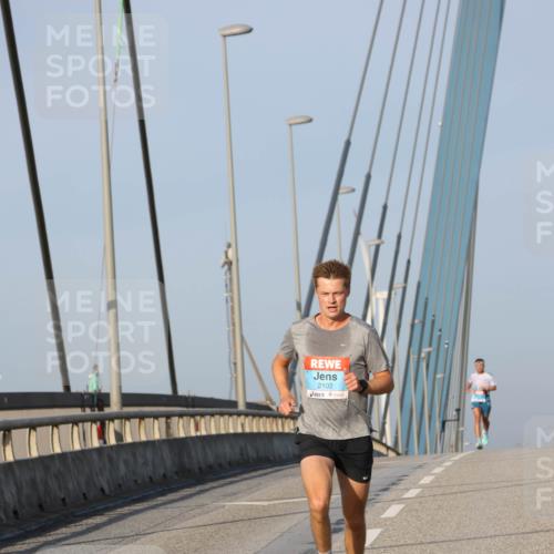 03.10.2026 - Köhlbrandbrückenlauf Strokosch-Dieckow http://msf.ph/oto/10596535 03.10.2026 09:30:04 Position 2 2102 meine-sportfotos.de