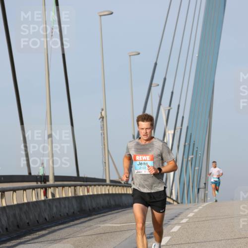 03.10.2026 - Köhlbrandbrückenlauf Strokosch-Dieckow http://msf.ph/oto/10596536 03.10.2026 09:30:04 Position 2 2102 meine-sportfotos.de