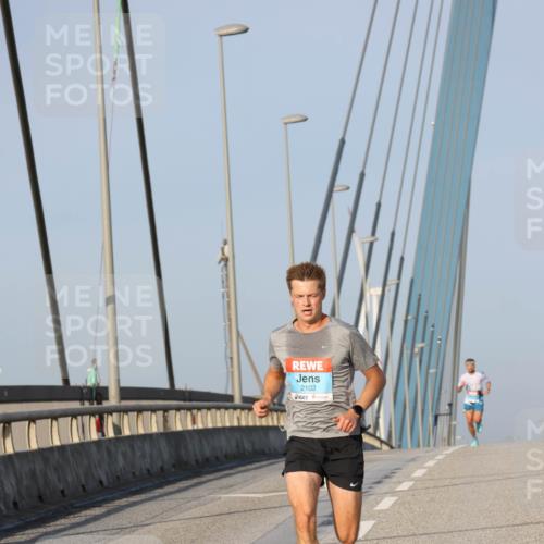 03.10.2026 - Köhlbrandbrückenlauf Strokosch-Dieckow http://msf.ph/oto/10596545 03.10.2026 09:30:04 Position 2 2102 meine-sportfotos.de