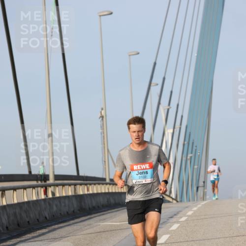 03.10.2026 - Köhlbrandbrückenlauf Strokosch-Dieckow http://msf.ph/oto/10597451 03.10.2026 09:30:04 Position 2 2102 meine-sportfotos.de
