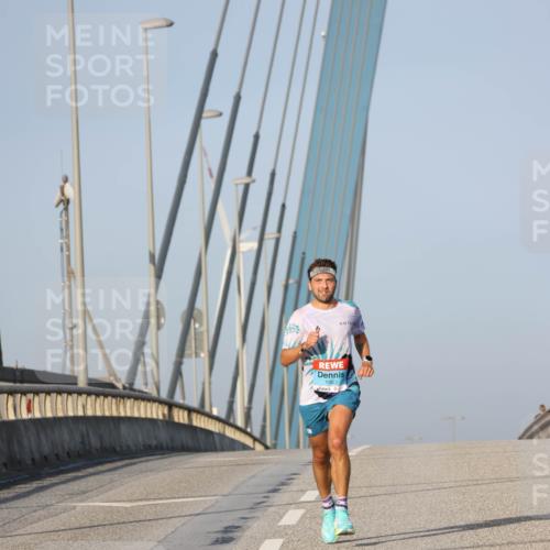 03.10.2026 - Köhlbrandbrückenlauf Strokosch-Dieckow http://msf.ph/oto/10597458 03.10.2026 09:30:14 Position 2 1063 meine-sportfotos.de