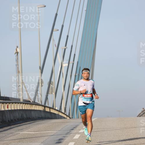 03.10.2026 - Köhlbrandbrückenlauf Strokosch-Dieckow http://msf.ph/oto/10597462 03.10.2026 09:30:14 Position 2 1063 meine-sportfotos.de