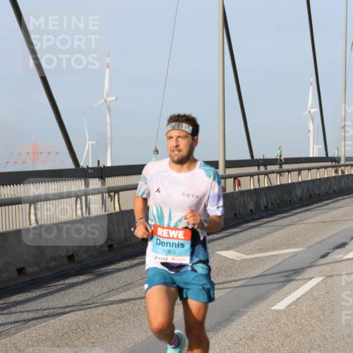 03.10.2026 - Köhlbrandbrückenlauf Strokosch-Dieckow http://msf.ph/oto/10597486 03.10.2026 09:30:19 Position 2 1063 meine-sportfotos.de