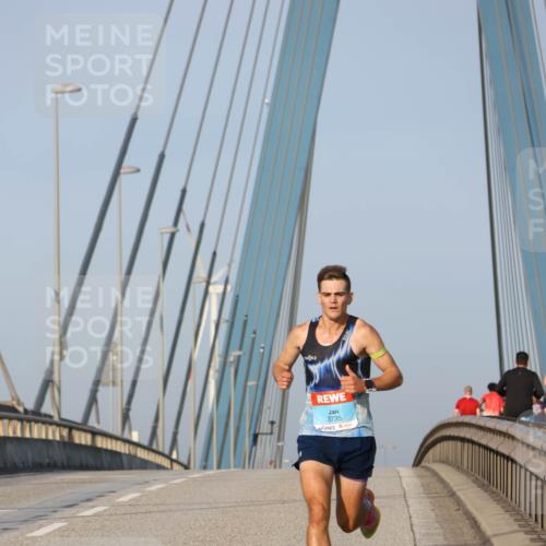 03.10.2026 - Köhlbrandbrückenlauf Strokosch-Dieckow http://msf.ph/oto/10597498 03.10.2026 09:30:24 Position 2 3735 meine-sportfotos.de