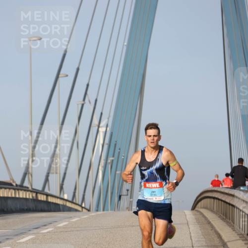03.10.2026 - Köhlbrandbrückenlauf Strokosch-Dieckow http://msf.ph/oto/10597500 03.10.2026 09:30:24 Position 2 3735 meine-sportfotos.de