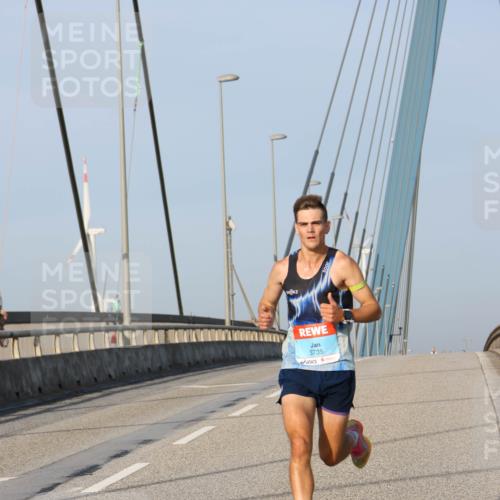 03.10.2026 - Köhlbrandbrückenlauf Strokosch-Dieckow http://msf.ph/oto/10597512 03.10.2026 09:30:26 Position 2 3735 meine-sportfotos.de