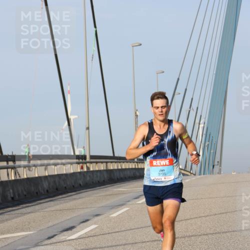 03.10.2026 - Köhlbrandbrückenlauf Strokosch-Dieckow http://msf.ph/oto/10597530 03.10.2026 09:30:27 Position 2 3735 meine-sportfotos.de