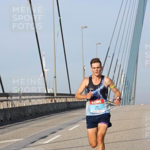 03.10.2026 - Köhlbrandbrückenlauf Strokosch-Dieckow http://msf.ph/oto/10597535 03.10.2026 09:30:27 Position 2 3735 meine-sportfotos.de
