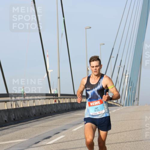 03.10.2026 - Köhlbrandbrückenlauf Strokosch-Dieckow http://msf.ph/oto/10597539 03.10.2026 09:30:27 Position 2 3735 meine-sportfotos.de