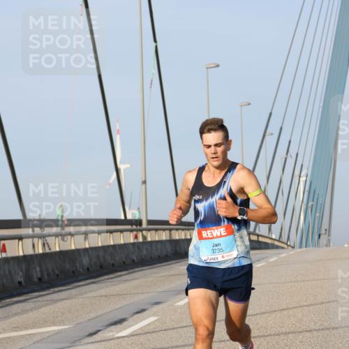 03.10.2026 - Köhlbrandbrückenlauf Strokosch-Dieckow http://msf.ph/oto/10597545 03.10.2026 09:30:27 Position 2 3735 meine-sportfotos.de