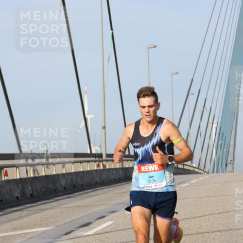 03.10.2026 - Köhlbrandbrückenlauf Strokosch-Dieckow http://msf.ph/oto/10597549 03.10.2026 09:30:27 Position 2 3735 meine-sportfotos.de