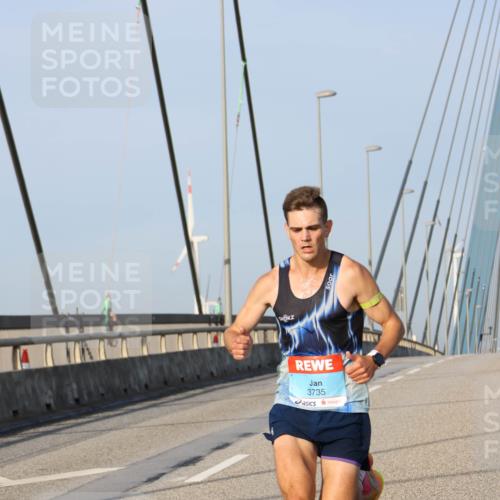 03.10.2026 - Köhlbrandbrückenlauf Strokosch-Dieckow http://msf.ph/oto/10597551 03.10.2026 09:30:27 Position 2 3735 meine-sportfotos.de