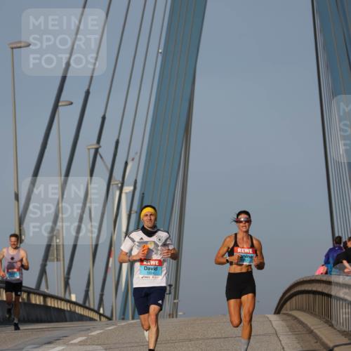 03.10.2026 - Köhlbrandbrückenlauf Strokosch-Dieckow http://msf.ph/oto/10597589 03.10.2026 09:31:01 Position 2  meine-sportfotos.de