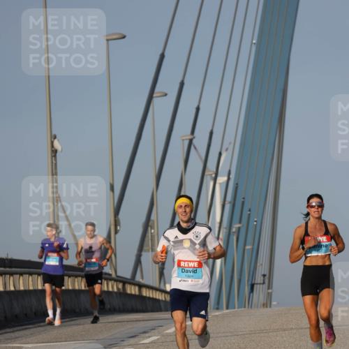 03.10.2026 - Köhlbrandbrückenlauf Strokosch-Dieckow http://msf.ph/oto/10597598 03.10.2026 09:31:02 Position 2 1324, 1467 meine-sportfotos.de