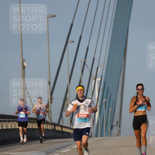 03.10.2026 - Köhlbrandbrückenlauf Strokosch-Dieckow http://msf.ph/oto/10597601 03.10.2026 09:31:02 Position 2 1324, 1467 meine-sportfotos.de