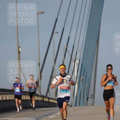 03.10.2026 - Köhlbrandbrückenlauf Strokosch-Dieckow http://msf.ph/oto/10597603 03.10.2026 09:31:02 Position 2 1324, 1467 meine-sportfotos.de