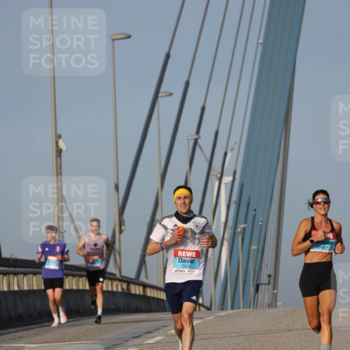 03.10.2026 - Köhlbrandbrückenlauf Strokosch-Dieckow http://msf.ph/oto/10597607 03.10.2026 09:31:02 Position 2 1324, 1467 meine-sportfotos.de