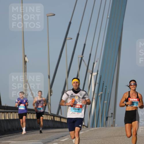03.10.2026 - Köhlbrandbrückenlauf Strokosch-Dieckow http://msf.ph/oto/10597610 03.10.2026 09:31:02 Position 2 1324 meine-sportfotos.de