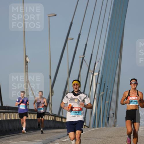 03.10.2026 - Köhlbrandbrückenlauf Strokosch-Dieckow http://msf.ph/oto/10597612 03.10.2026 09:31:02 Position 2 1324, 1467 meine-sportfotos.de