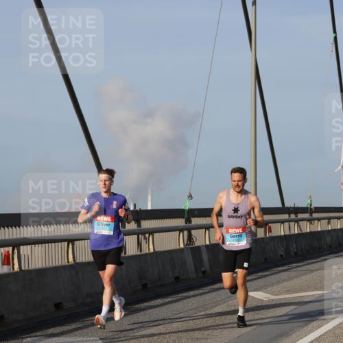 03.10.2026 - Köhlbrandbrückenlauf Strokosch-Dieckow http://msf.ph/oto/10597674 03.10.2026 09:31:12 Position 2 2172 meine-sportfotos.de