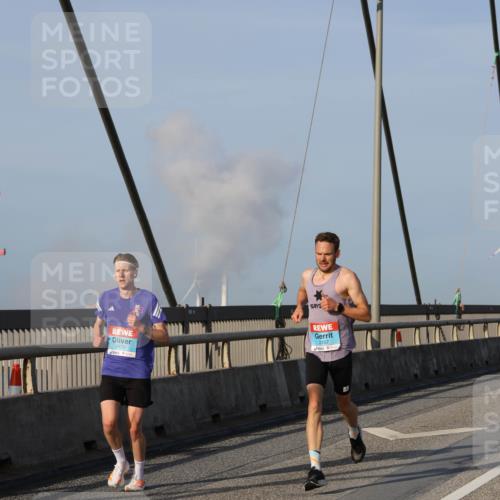 03.10.2026 - Köhlbrandbrückenlauf Strokosch-Dieckow http://msf.ph/oto/10597685 03.10.2026 09:31:12 Position 2 2172, 2107 meine-sportfotos.de